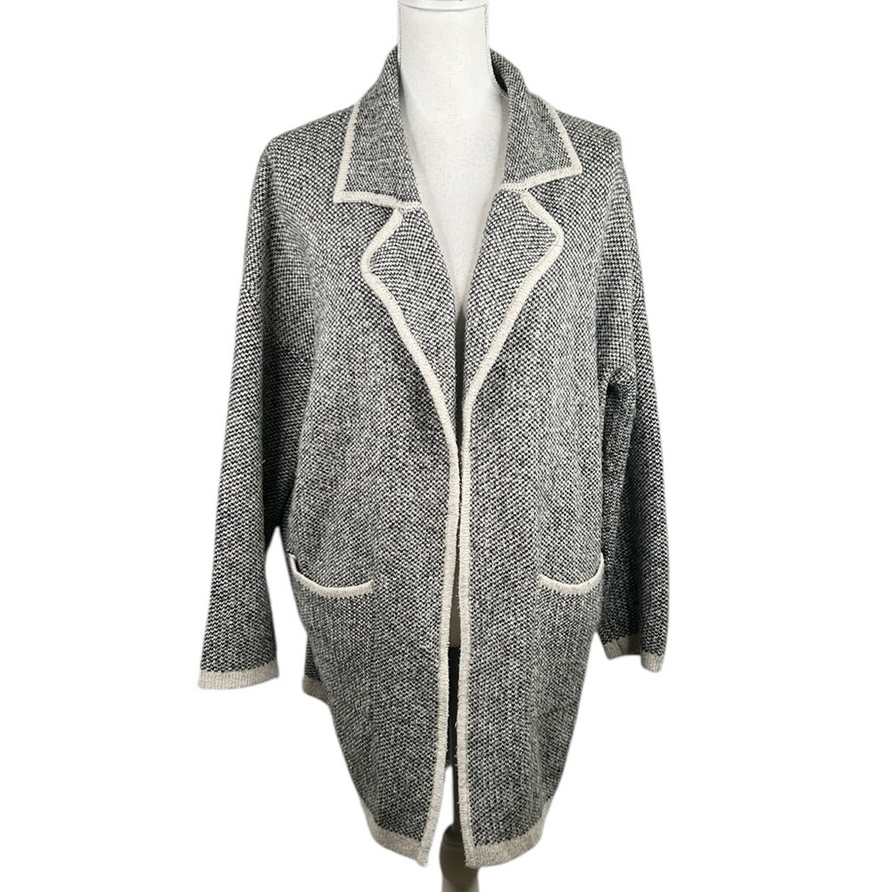 Atmosphere Cream Black Knit Fall Winter Classic Casual Open Cardigan Size Medium